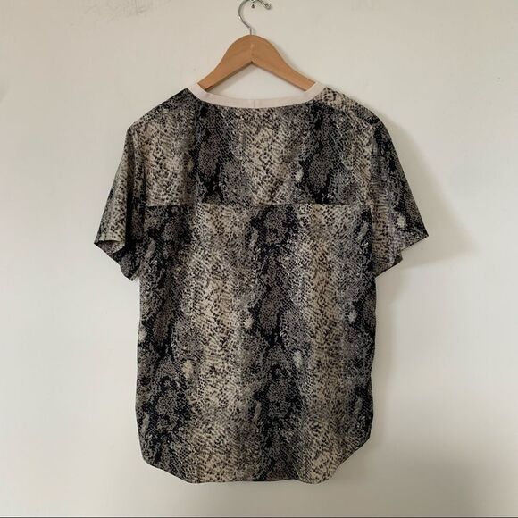 W118 by Walter‎ Baker Florentine Grey Black Snakeskin Pocket Blouse - Picture 2 of 8